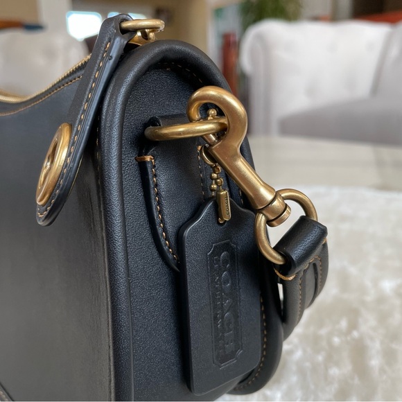 ‼️SOLD‼️ Coach Swinger Shoulder Bag in Black - Picture 8 of 16